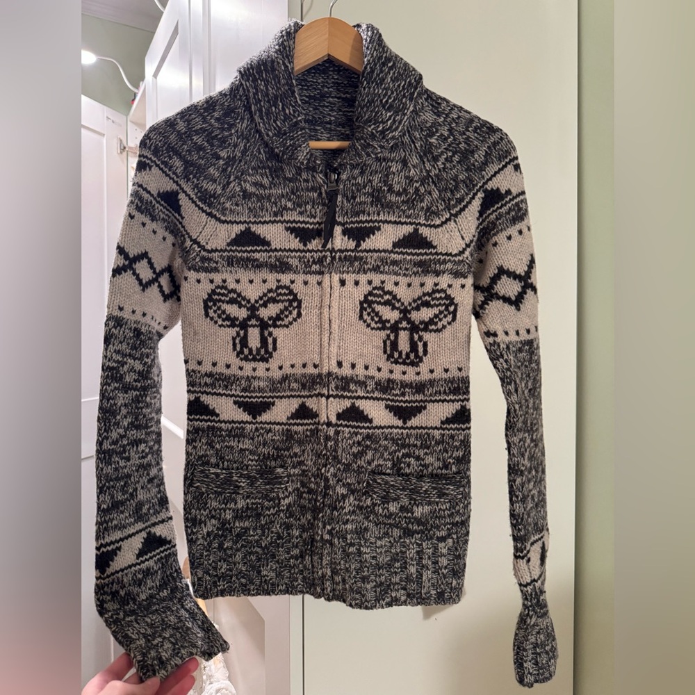 Chunky Zip-Front Women's Sweater Cardigan - Black & Cream